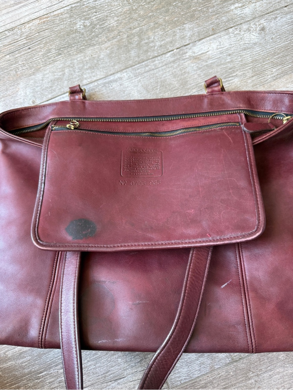 VTG Coach Light Tote | No. 4065 | Very Well  Loved | Wine | Late 80s - Early 90s - Picture 9 of 16